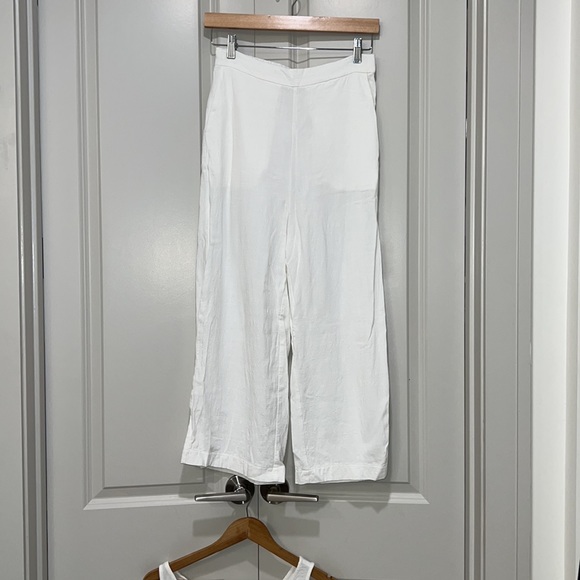 White linen set - Picture 5 of 7